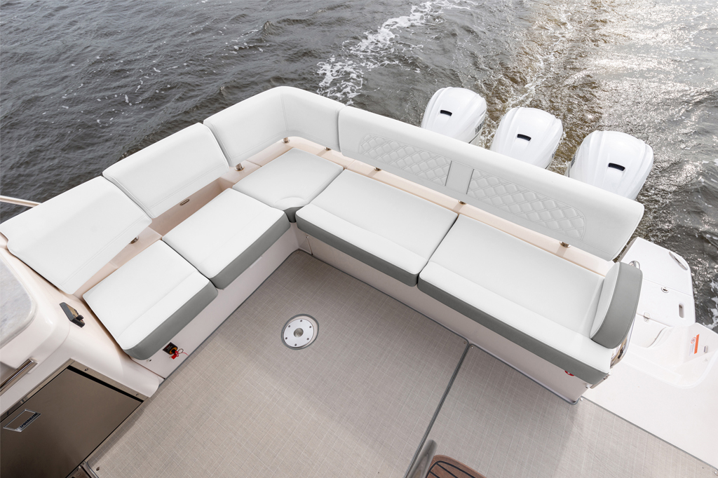 42 ft motor yacht